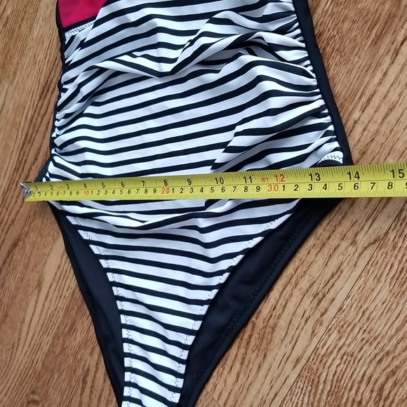 (S) Women's Halter Neck Cutout Ruched One Piece Swimsuit Beach Vacation Keyhole - Picture 4 of 8